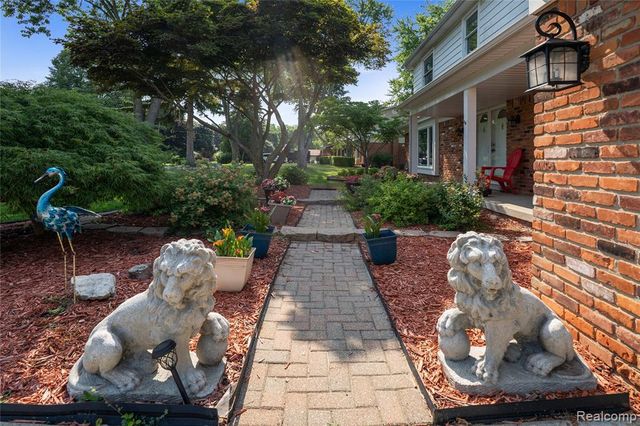 3739 Fife Lane, West Bloomfield, MI 48323