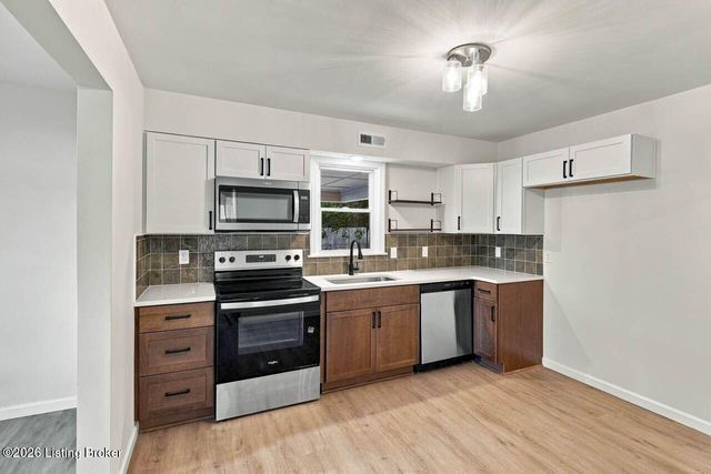 3222 Donald Dr, Louisville, KY 40216