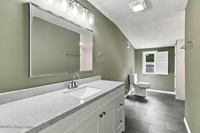 3222 Donald Dr, Louisville, KY 40216