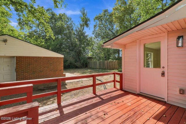 3222 Donald Dr, Louisville, KY 40216