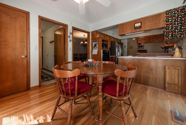 5116 NW Walden Drive, Kansas City, MO 64151