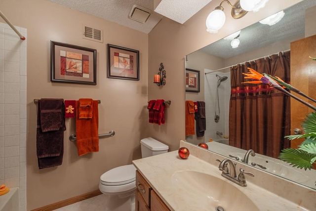 5116 NW Walden Drive, Kansas City, MO 64151