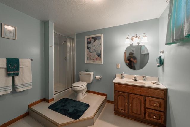 5116 NW Walden Drive, Kansas City, MO 64151