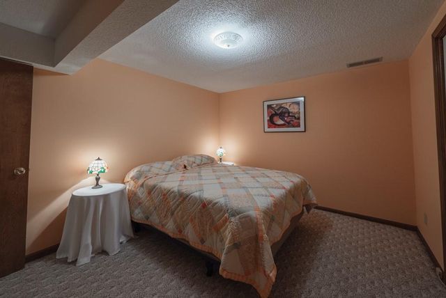 5116 NW Walden Drive, Kansas City, MO 64151