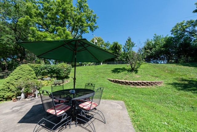 5116 NW Walden Drive, Kansas City, MO 64151