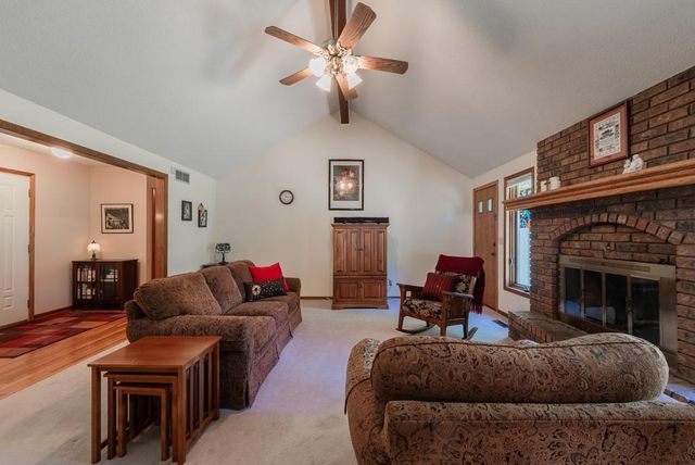 5116 NW Walden Drive, Kansas City, MO 64151