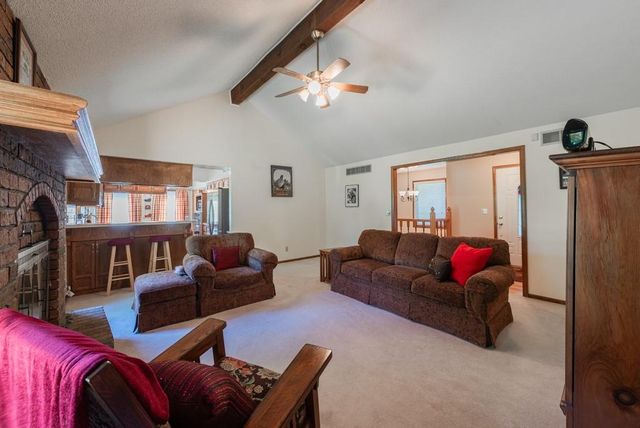 5116 NW Walden Drive, Kansas City, MO 64151