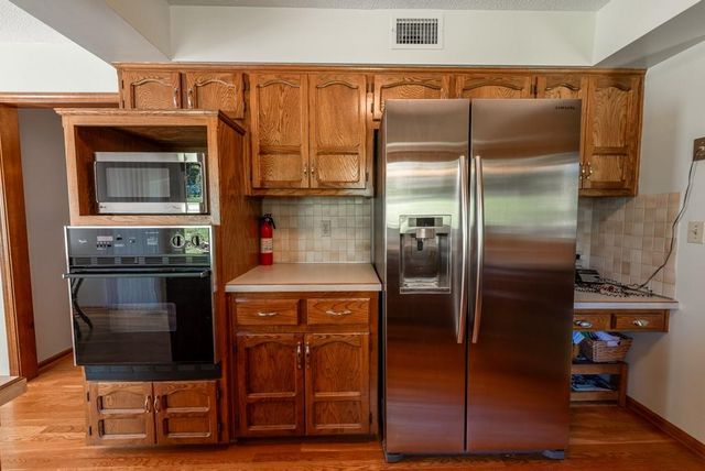 5116 NW Walden Drive, Kansas City, MO 64151