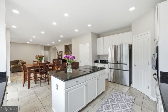 9199 MATTHEW DR, Manassas Park, VA 20111