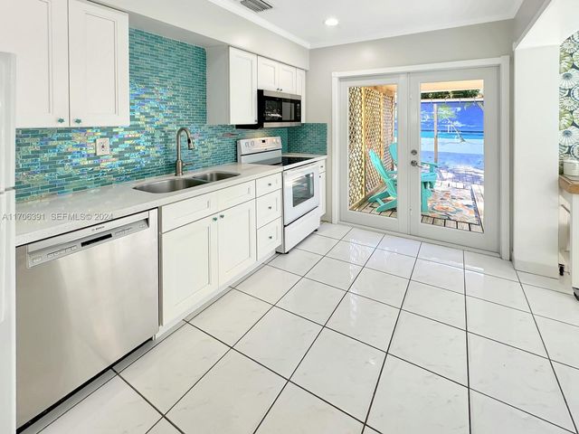 1820 SW 11th Court, Fort Lauderdale, FL 33312