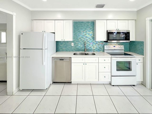 1820 SW 11th Court, Fort Lauderdale, FL 33312