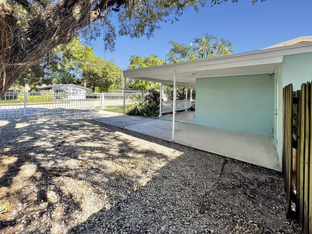 1820 SW 11th Court, Fort Lauderdale, FL 33312