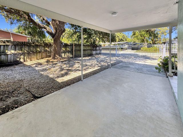 1820 SW 11th Court, Fort Lauderdale, FL 33312