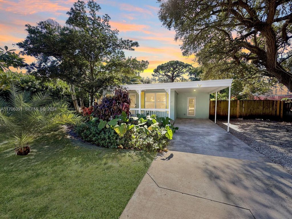 1820 SW 11th Court, Fort Lauderdale, FL 33312