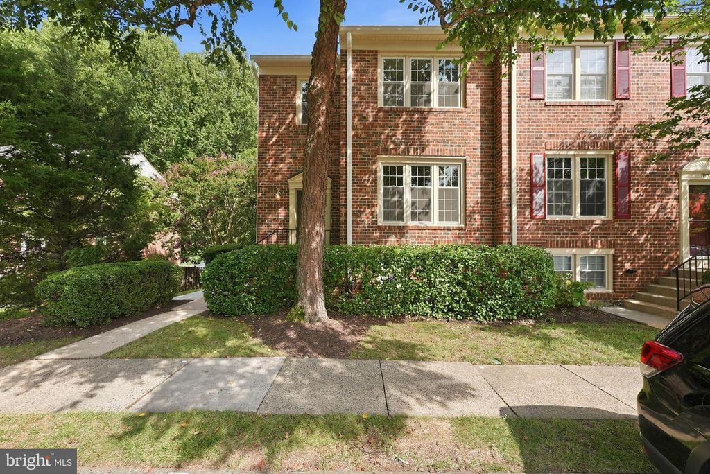 7857 HAMPTON VILLAGE PASS, Annandale, VA 22003