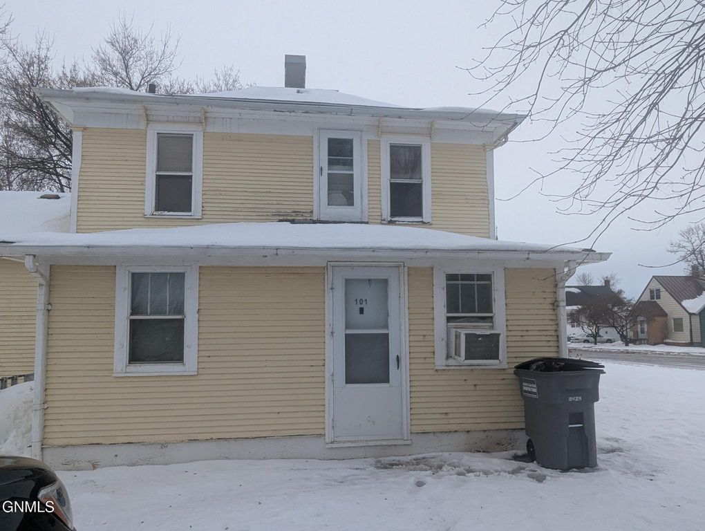 101 Mary Street N, Streeter, ND 58483