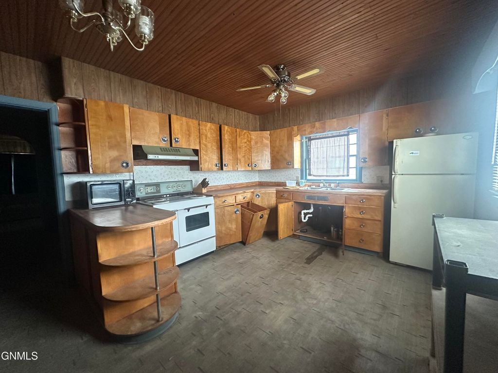 101 Mary Street N, Streeter, ND 58483 photo 24