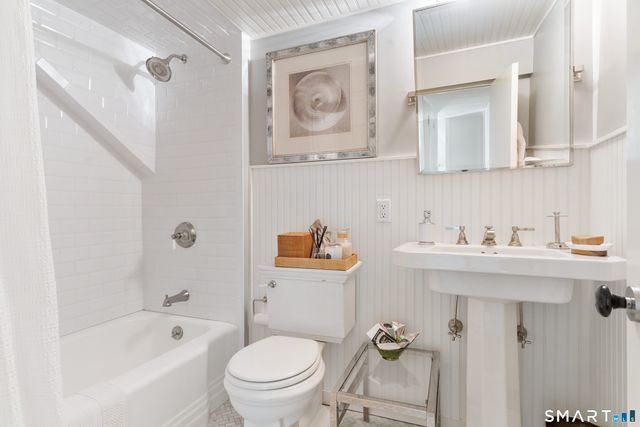 159 Newtown Turnpike, Weston, CT 06883