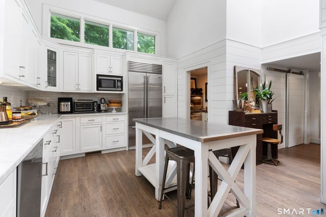 159 Newtown Turnpike, Weston, CT 06883
