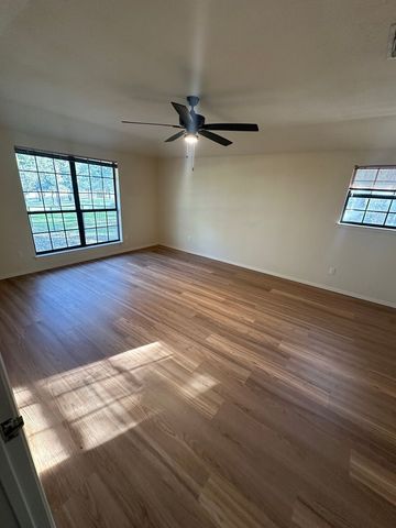 117 Greenbriar Street, Weatherford, TX 76087