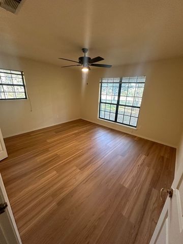 117 Greenbriar Street, Weatherford, TX 76087