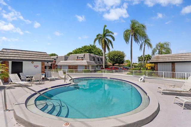 419 Pine Tree Court 21, Atlantis, FL 33462