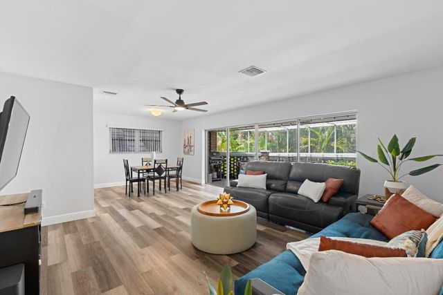 419 Pine Tree Court 21, Atlantis, FL 33462