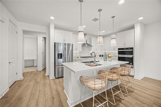 137 Culture, Irvine, CA 92618