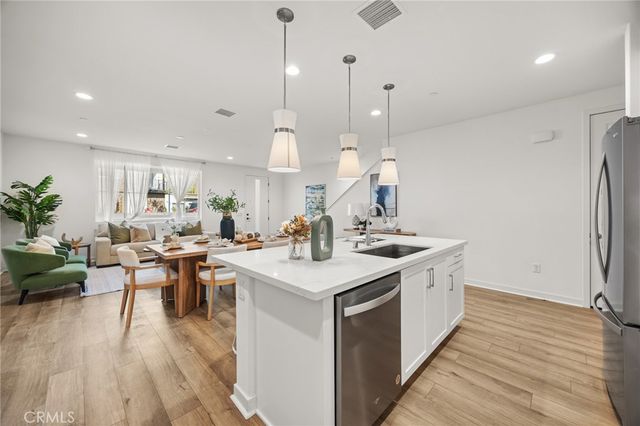 137 Culture, Irvine, CA 92618