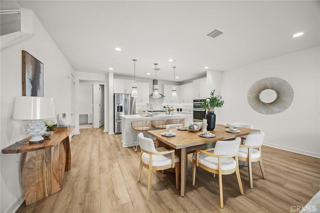 137 Culture, Irvine, CA 92618