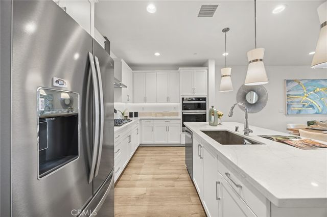 137 Culture, Irvine, CA 92618