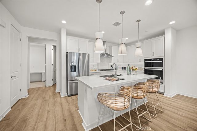 137 Culture, Irvine, CA 92618