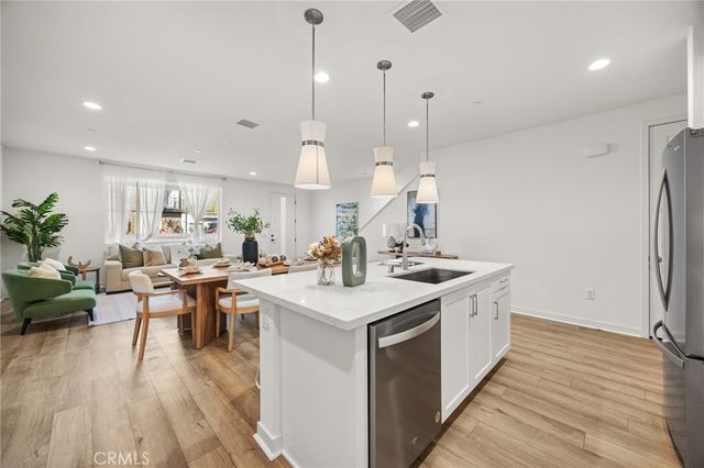 137 Culture, Irvine, CA 92618