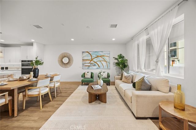 137 Culture, Irvine, CA 92618