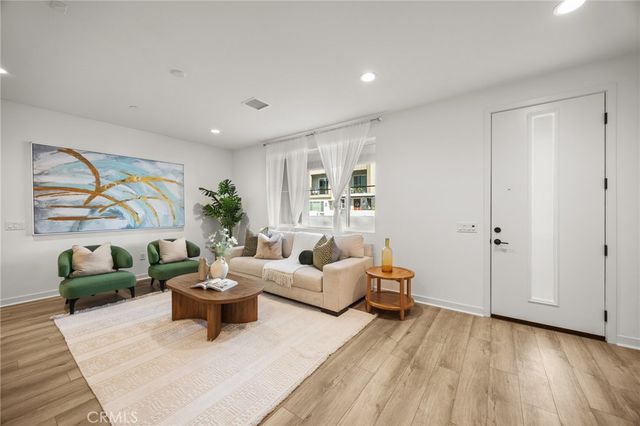 137 Culture, Irvine, CA 92618