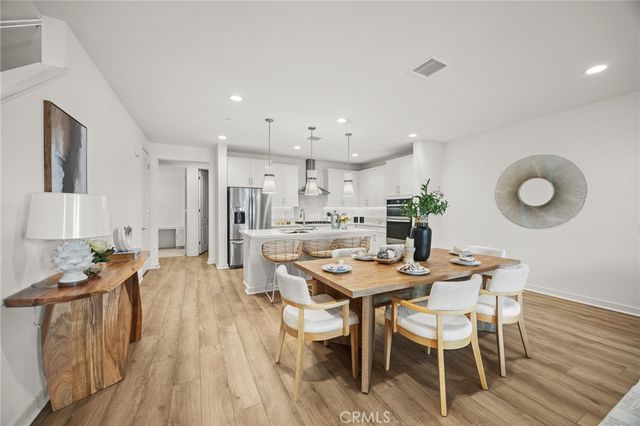 137 Culture, Irvine, CA 92618