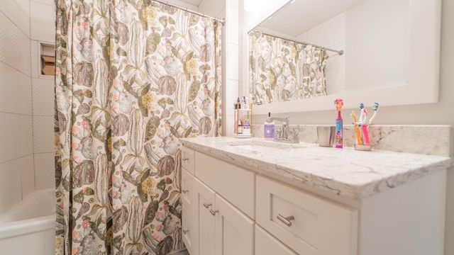 3911 W 107th Lane, Crown Point, IN 46307