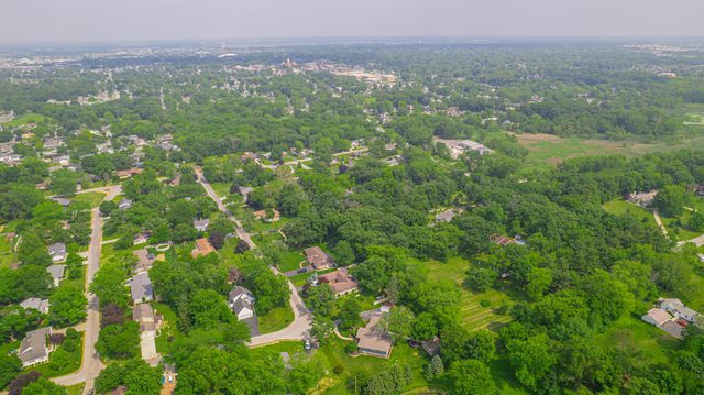 3911 W 107th Lane, Crown Point, IN 46307