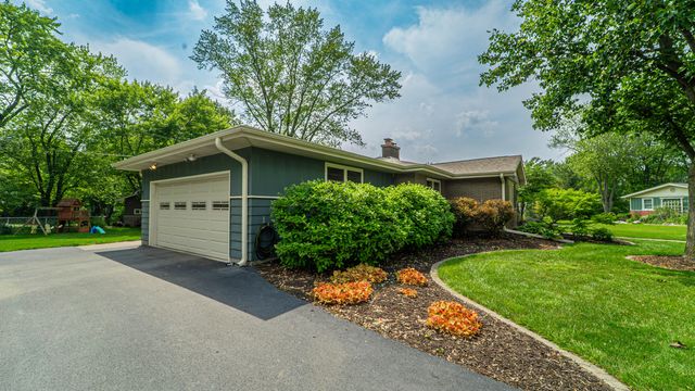 3911 W 107th Lane, Crown Point, IN 46307
