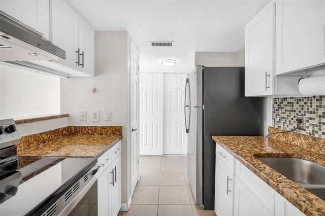 5820 N CHURCH AVENUE 239, Tampa, FL 33614