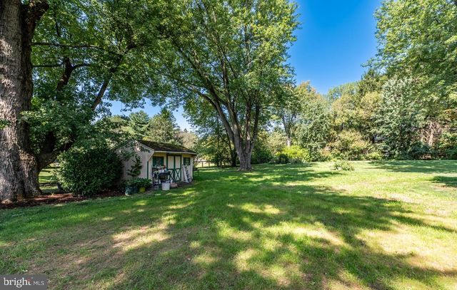 22 SALISBURY LN, Malvern, PA 19355