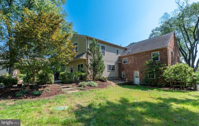 22 SALISBURY LN, Malvern, PA 19355