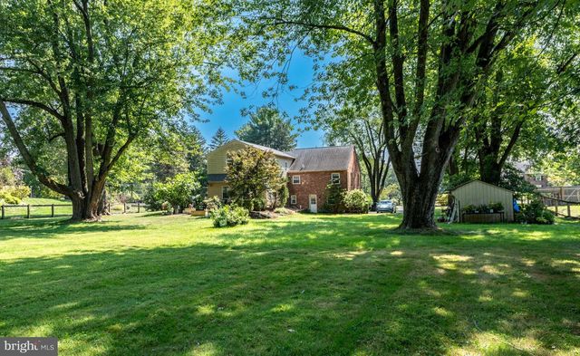 22 SALISBURY LN, Malvern, PA 19355