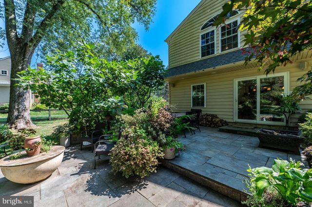 22 SALISBURY LN, Malvern, PA 19355