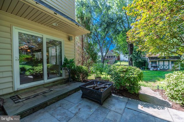 22 SALISBURY LN, Malvern, PA 19355