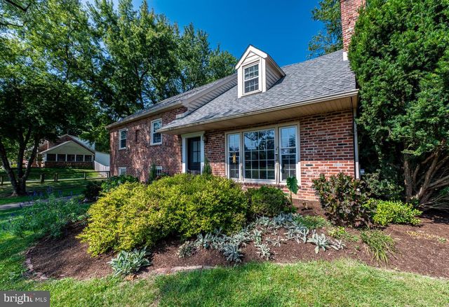 22 SALISBURY LN, Malvern, PA 19355