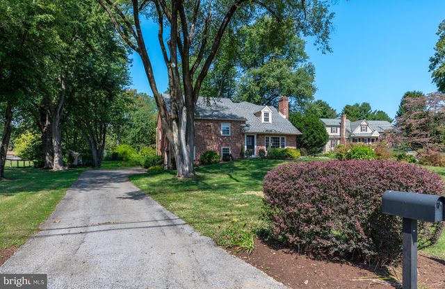 22 SALISBURY LN, Malvern, PA 19355