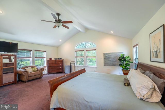 22 SALISBURY LN, Malvern, PA 19355