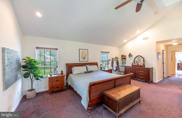 22 SALISBURY LN, Malvern, PA 19355