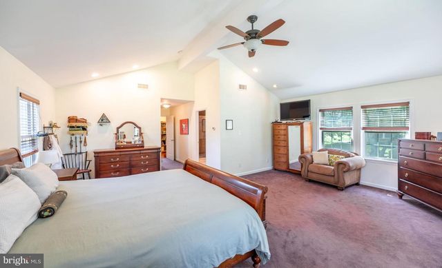 22 SALISBURY LN, Malvern, PA 19355